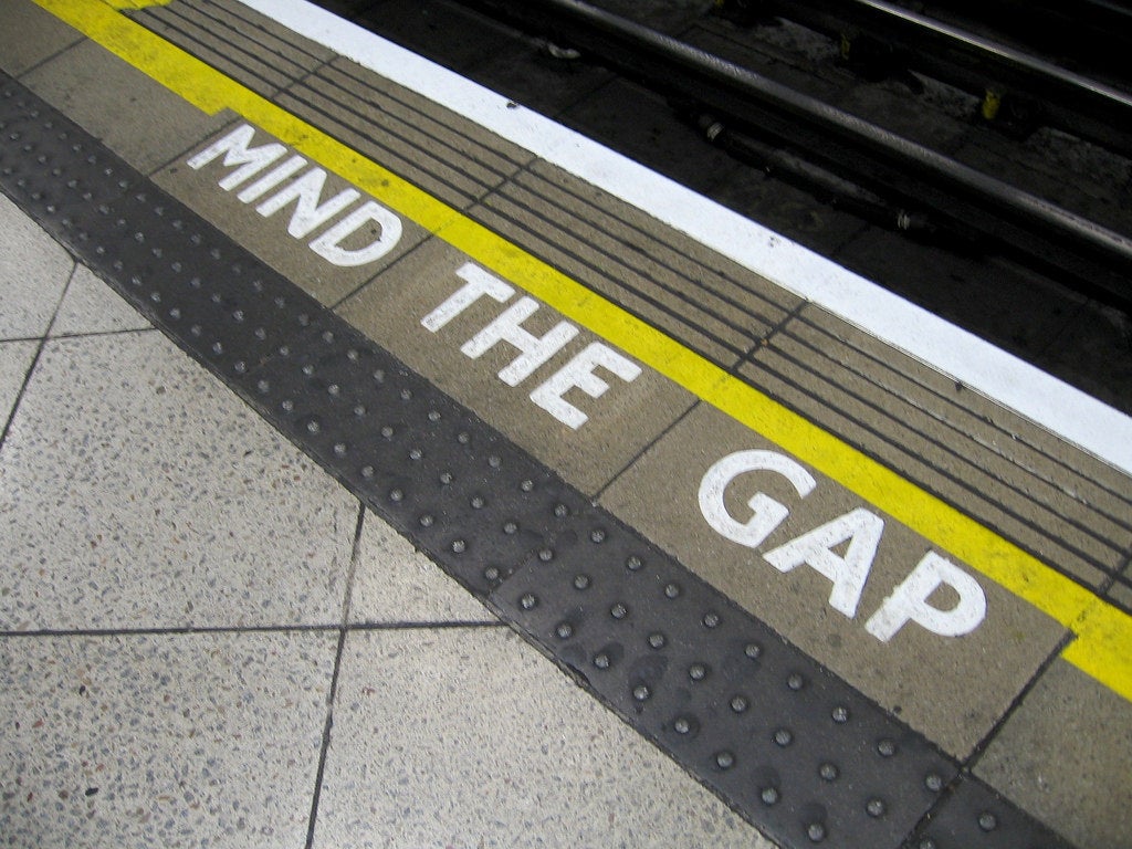 mind the gap sign