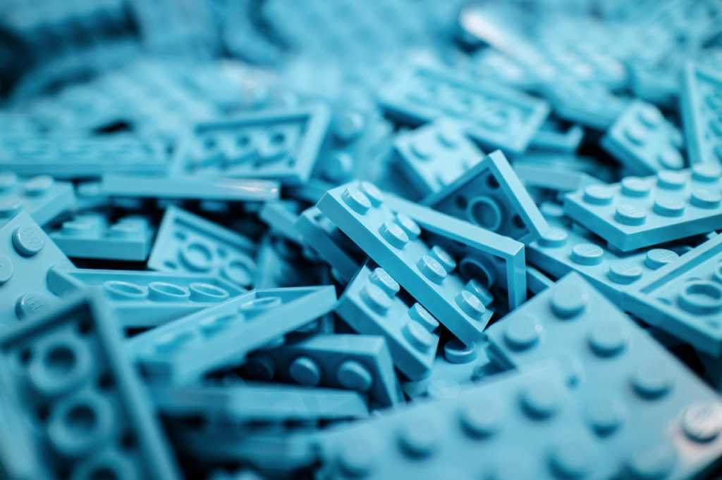 assembly lego blocks construct build deconstruct