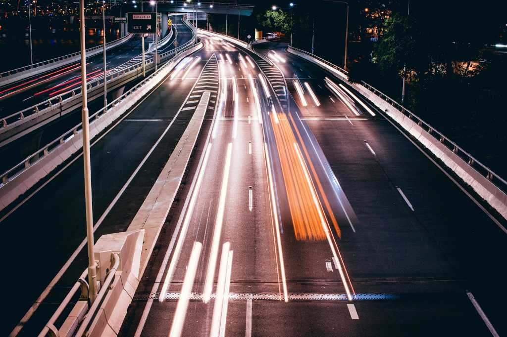 Australia  >  Brisbane  >  Traffic / light trails / speed