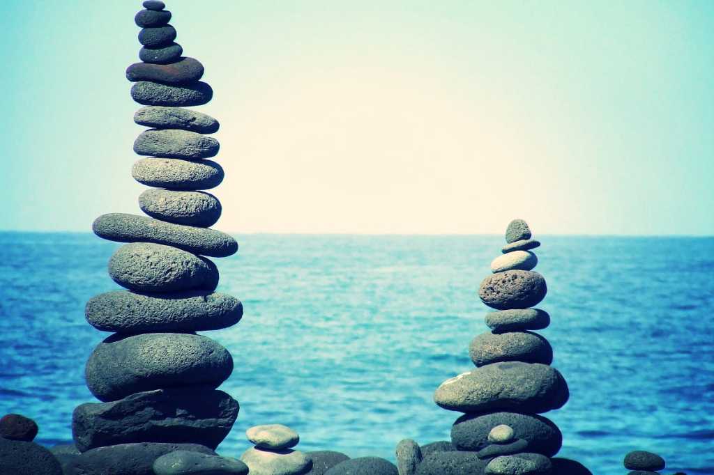 cairns rocks rockpile