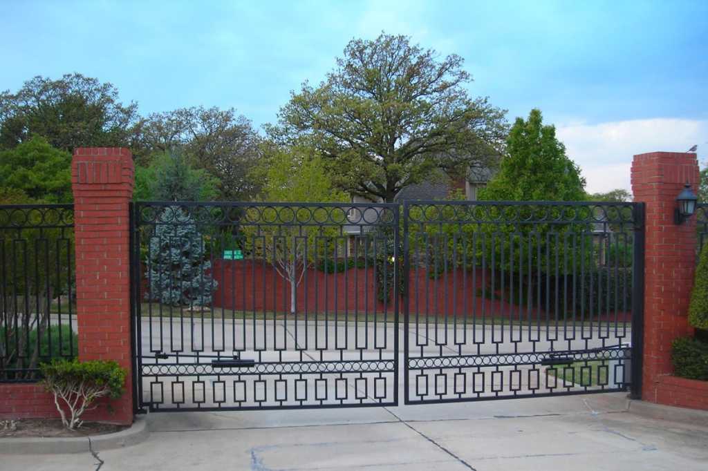 gated community open source closed lockin