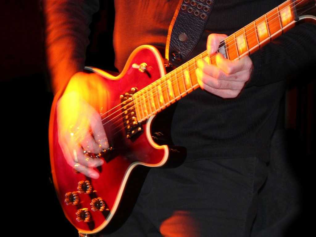 electric guitar solo