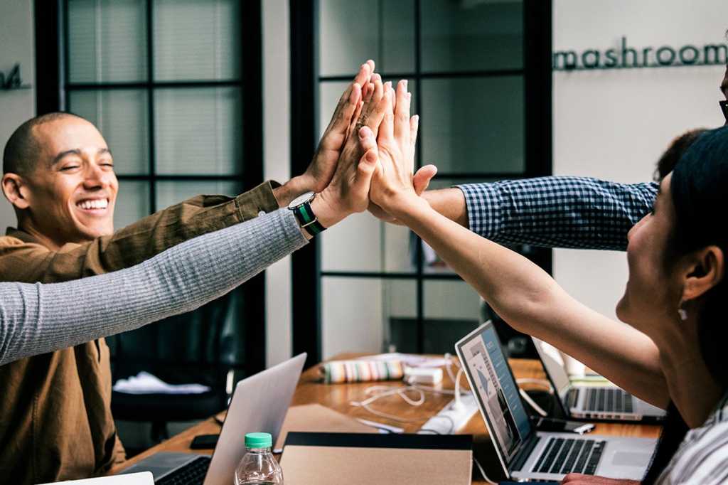 high-five team