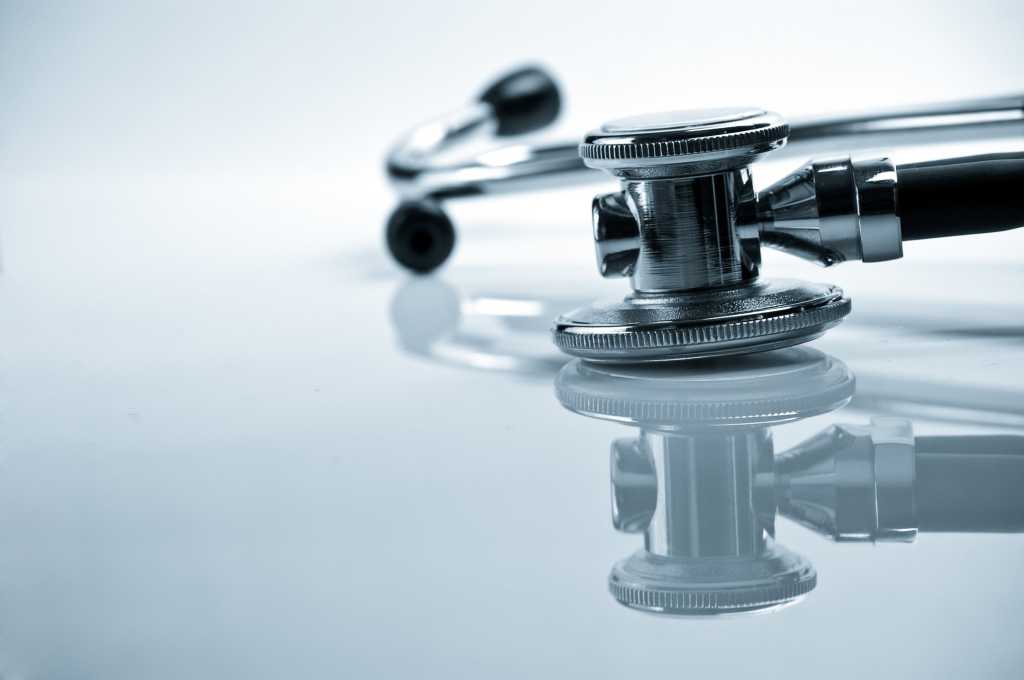 medical stethoscope 101922589