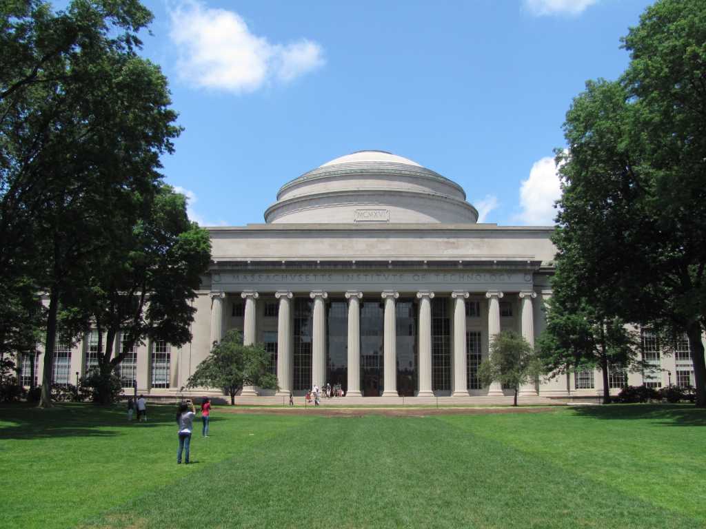 mit building 10 great dome cambridge massachusetts