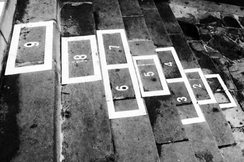 hopscotch game skip hop