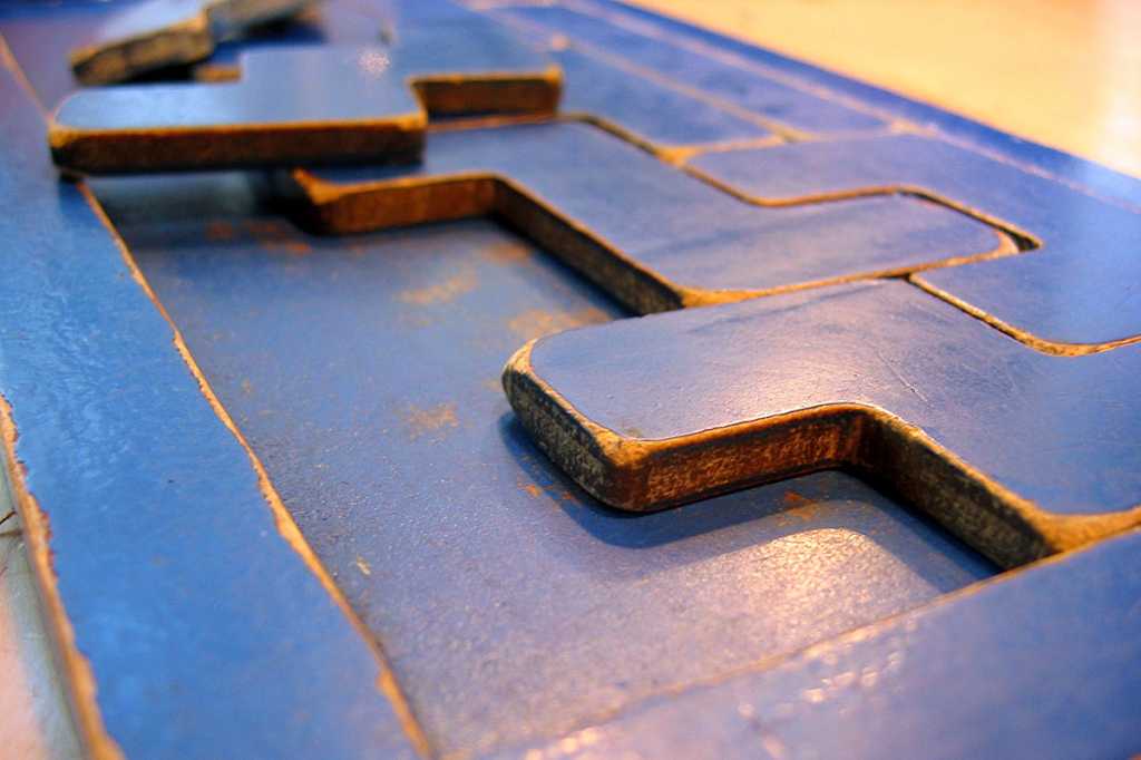 wooden tiles packing/placement puzzle