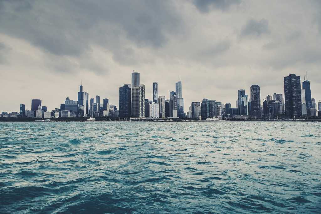 Chicago, Illinois > cityscape / skyline